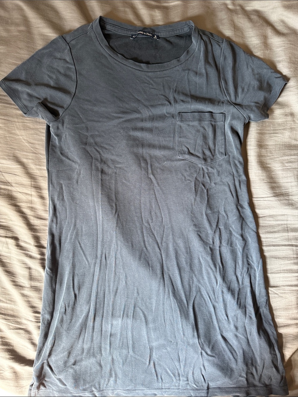 Abercrombie & Fitch Gray Short Sleeve Pocket Tee